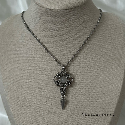Ava pendant